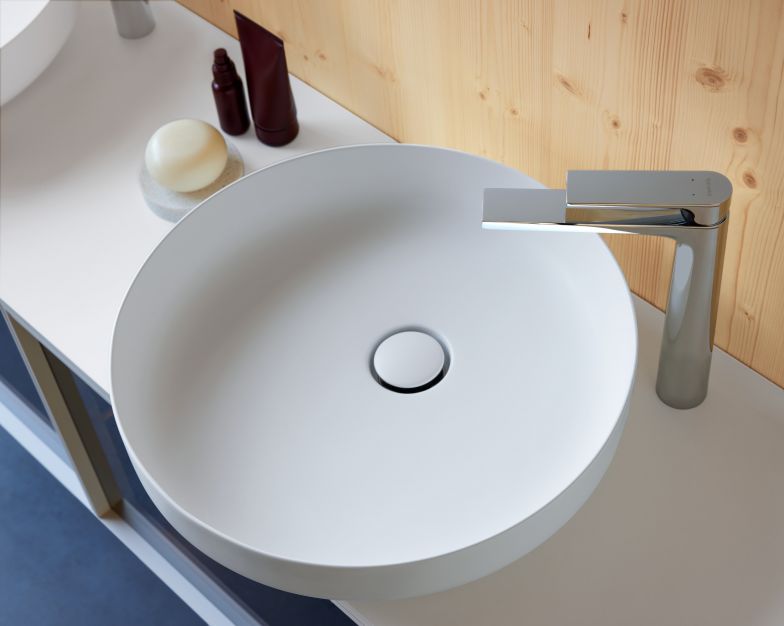 Mit Vitrium präsentiert Duravit erstmals Waschbecken, die aus dem Mineralguss «DuroCast UltraResist» hergestellt werden.
