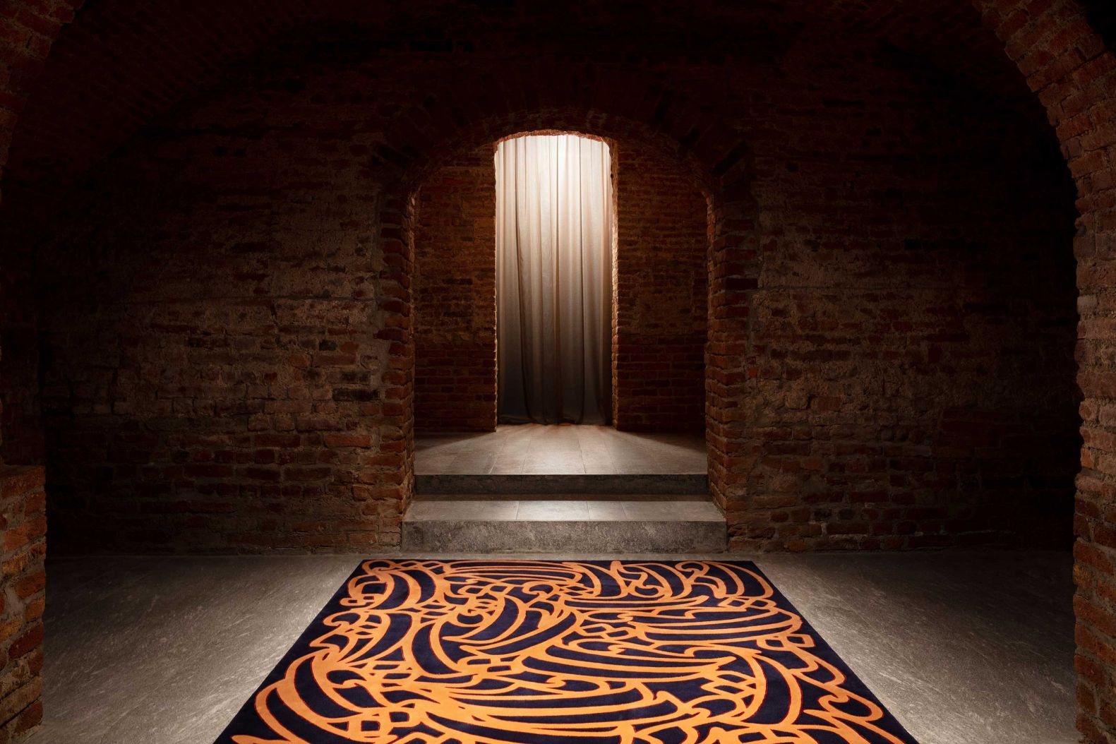 Erstmalig waren die Textilien, die wohlklingende Namen wie «Roya», «Dasht» oder «Aramesh» tragen, am Salone del Mobile im Showroom von Christian Fischbacher in Brera zu sehen.
